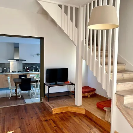 Spacious House For 8 People * Clermont-Ferrand