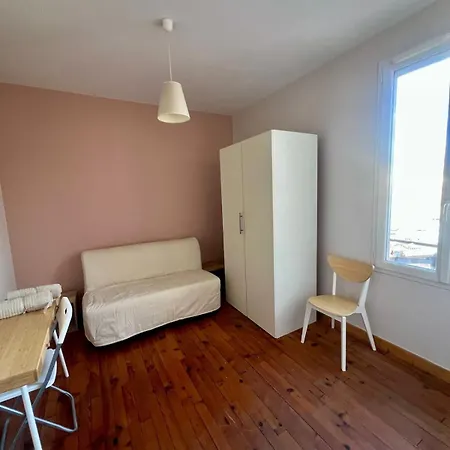 Spacious House For 8 People 別荘 クレルモン・フェラン