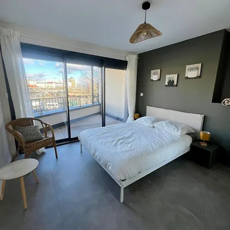 Spacious House For 8 People * Clermont-Ferrand