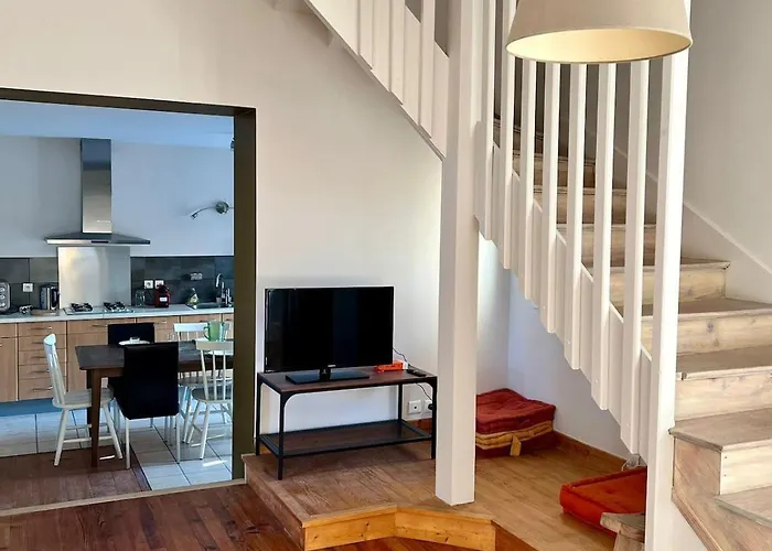 Spacious House For 8 People * Clermont-Ferrand