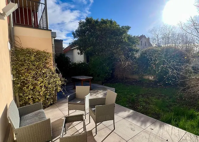 בית נופש Spacious House For 8 People *